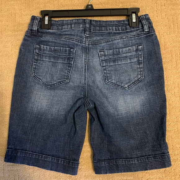 EUC Apt 9 Stone Washed Denim Shorts - Picture 3 of 11